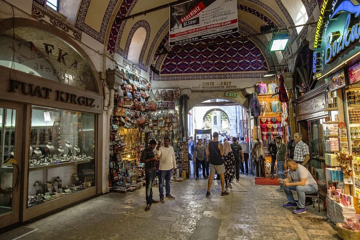 Стамбул где купить. Гранд базар Стамбул. Гранд базар Капалы Чарши. Капалы Чарши в Стамбуле. Рынок Капалы Чарши в Стамбуле.