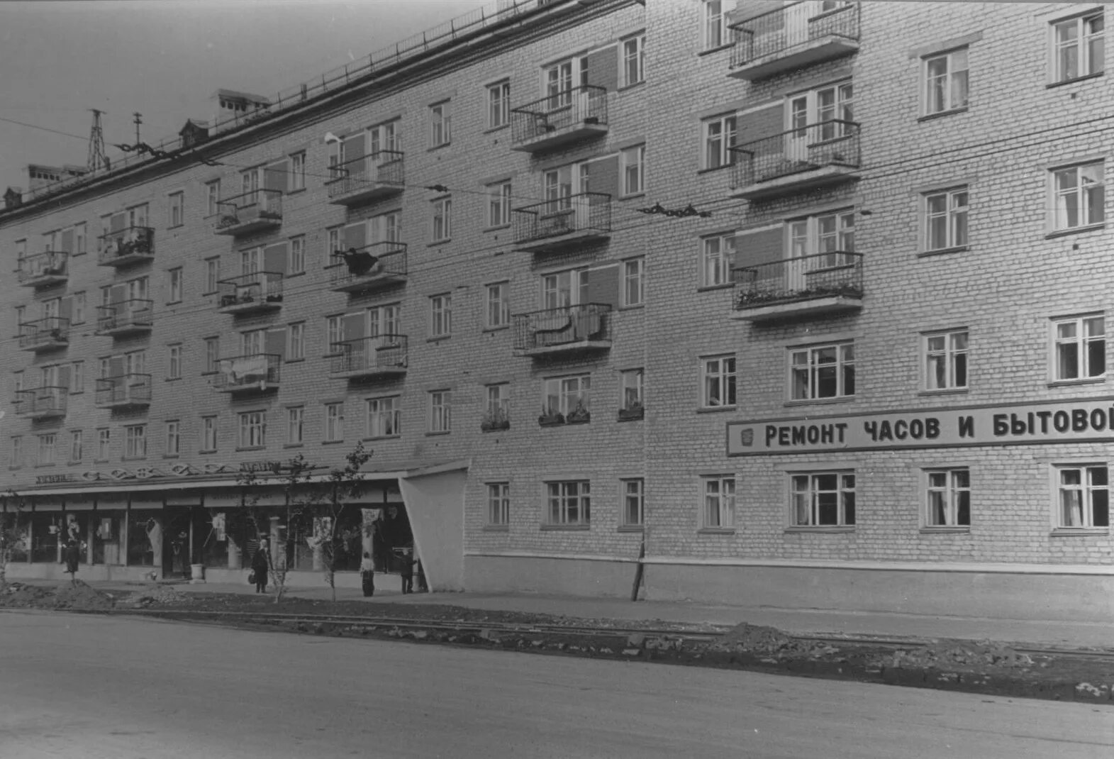 Самолет в кирове памятник. Филейка авитек. Самолет филейка киров. Самолет филейка киров. Киров филейка авитек.