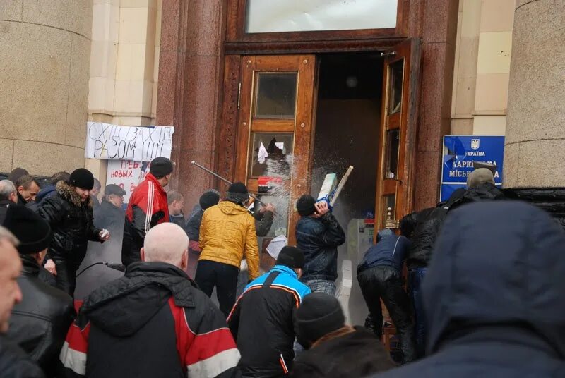 Харьков штурмуют. Штурм харькова. Штурм харьковской ога 2014. Военхроника война на украине. Будет ли штурм харькова.