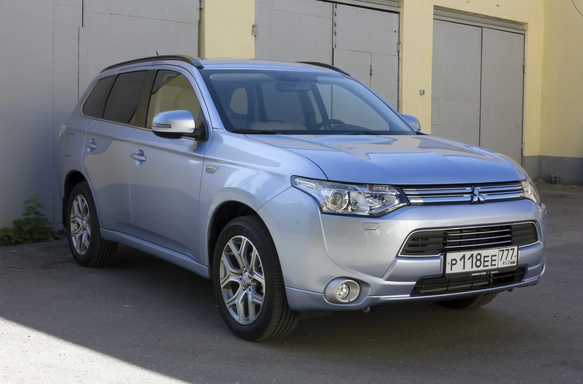 Mitsubishi outlander обзор