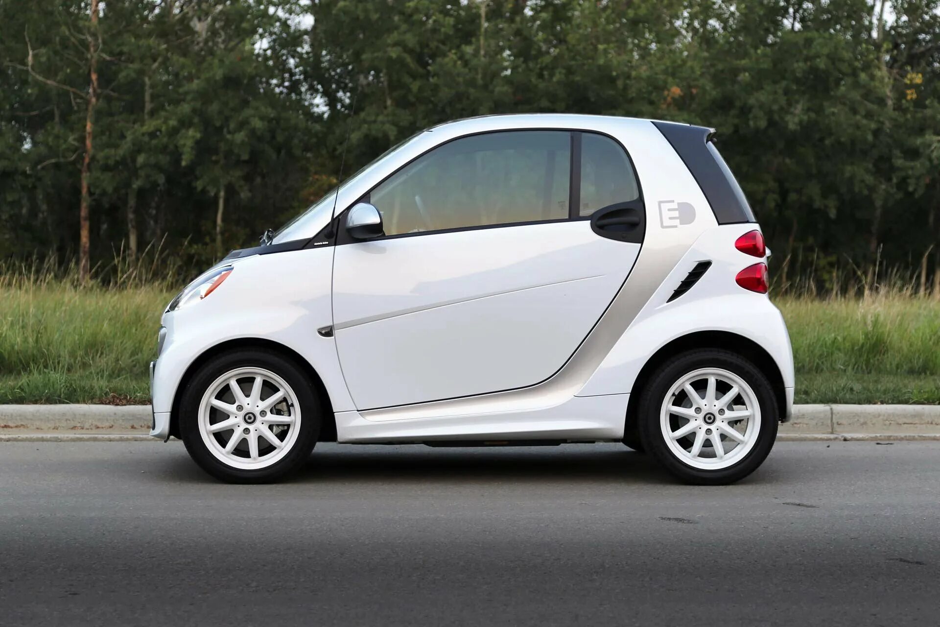 Smart Fortwo 2015. Car Smart Fortwo 2015. Мини-кар Smart Fortwo 2. Мерседес 2 местный смарт.