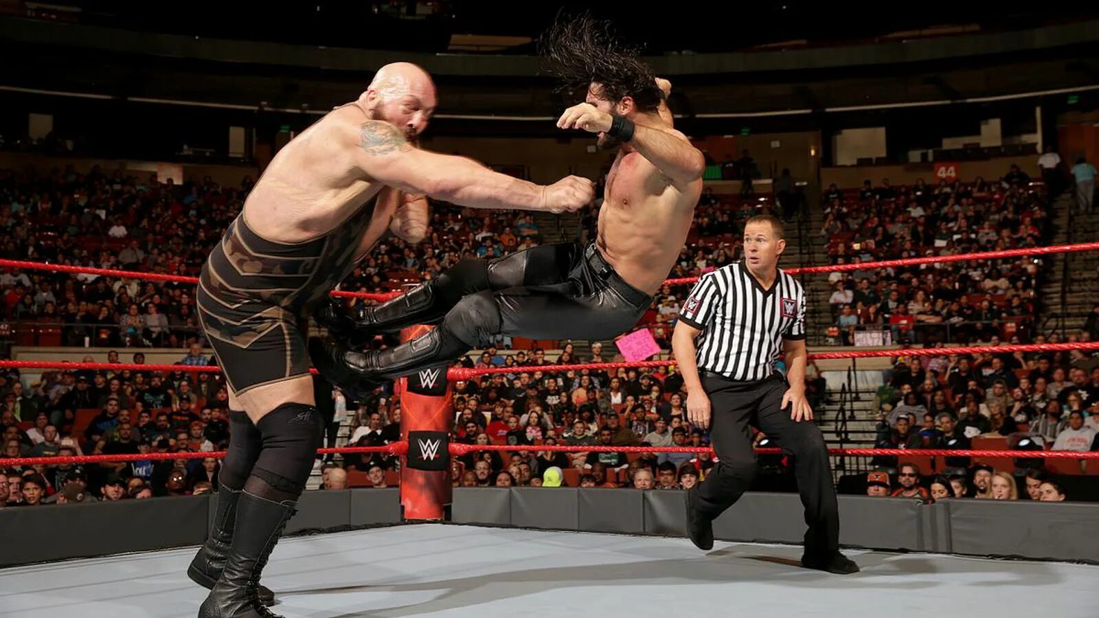 Wwe raw телепередача. Свежие выпуски реслинга на русском языке. Wwe 545 tv. Raw реслинг. Реслинг на 2х2.