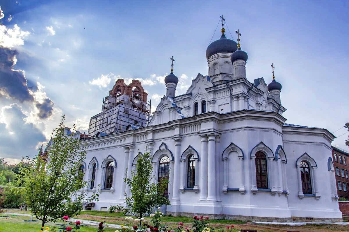 троицкая церковь на октябрьской набережной. храм святой троицы на октябрьской набережной санкт петербург. йошкар ола соборы и церкви. сайт храма пресвятой троицы. сайт храма пресвятой троицы.