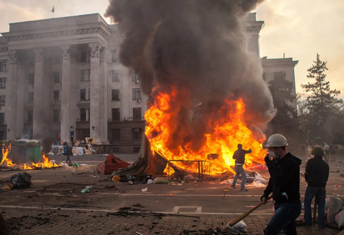 8 16 2 мая. Одесса 2014 дом профсоюзов. дом профсоюзов в одессе 2 мая 2014. одесса 02.05.2014 дом профсоюзов. одесса 2 мая дом профсоюзов.
