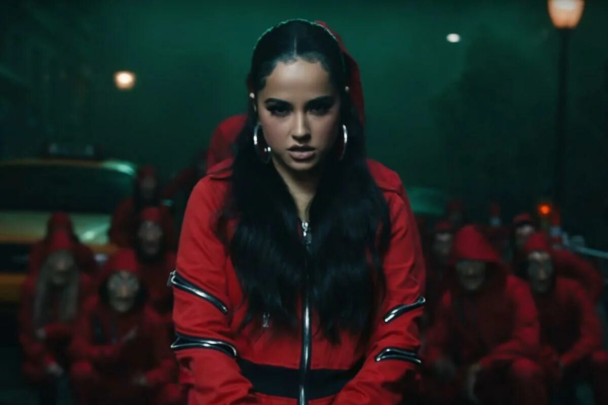 Roe pette bella. Becky g Bella Ciao. Bella Chao Becky g. Bella Ciao девушка.