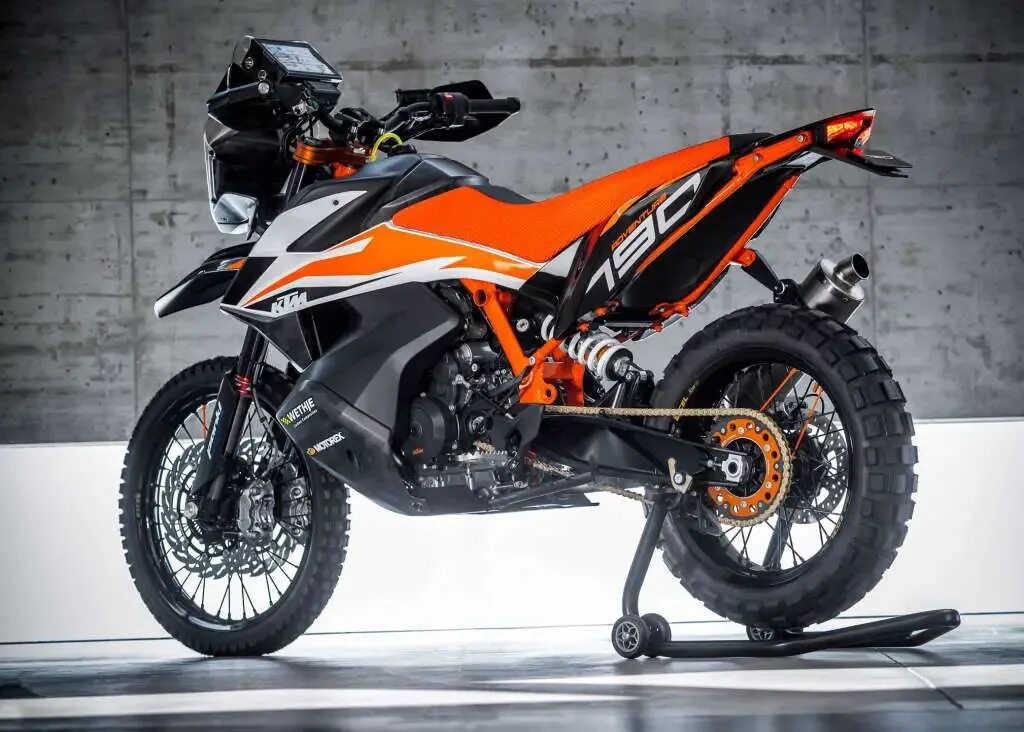 Мотоцикл ктм 125. Ktm 525. Кроссовый мотоцикл 250 кубов ктм. Мотоцикл ктм 300. Ktm 990 supermoto.