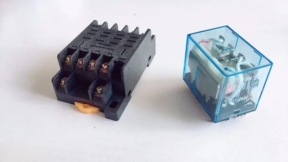 Реле 220v ac клеммник. Реле 4 контакта 220в. Электромагнитное реле 220 вольт. Реле финдер 220в 4 группы. Реле промежуточное пр-102.