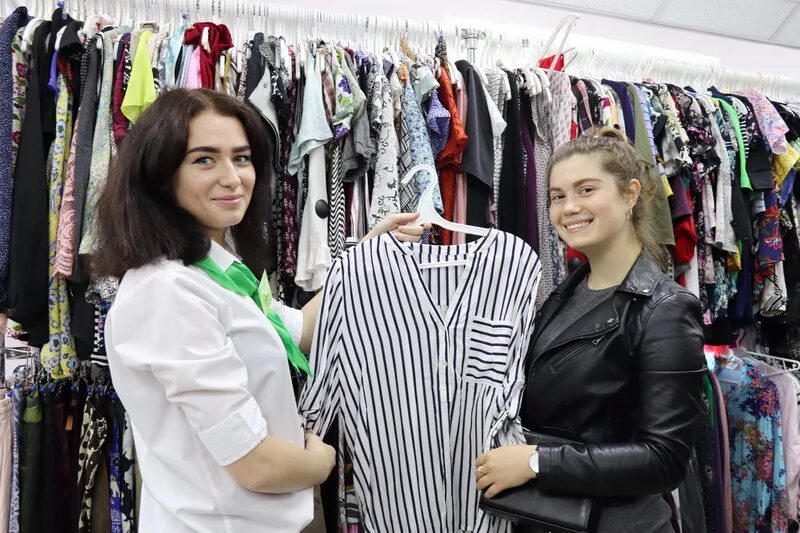 Мода макс график. Макс мода. мода макс беларусь. макс мода чебоксары официальный сайт. модамакс украина.