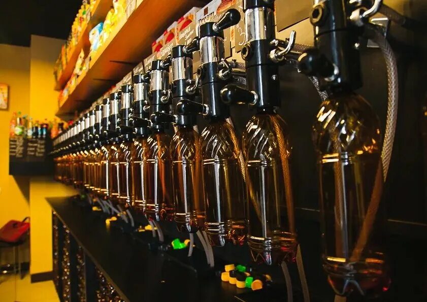 Запрет алкоголя. Предоставления оборудования для реализации напитков. Реализация алкогольной продукции. Coca cola продукция. Полка с пивом.