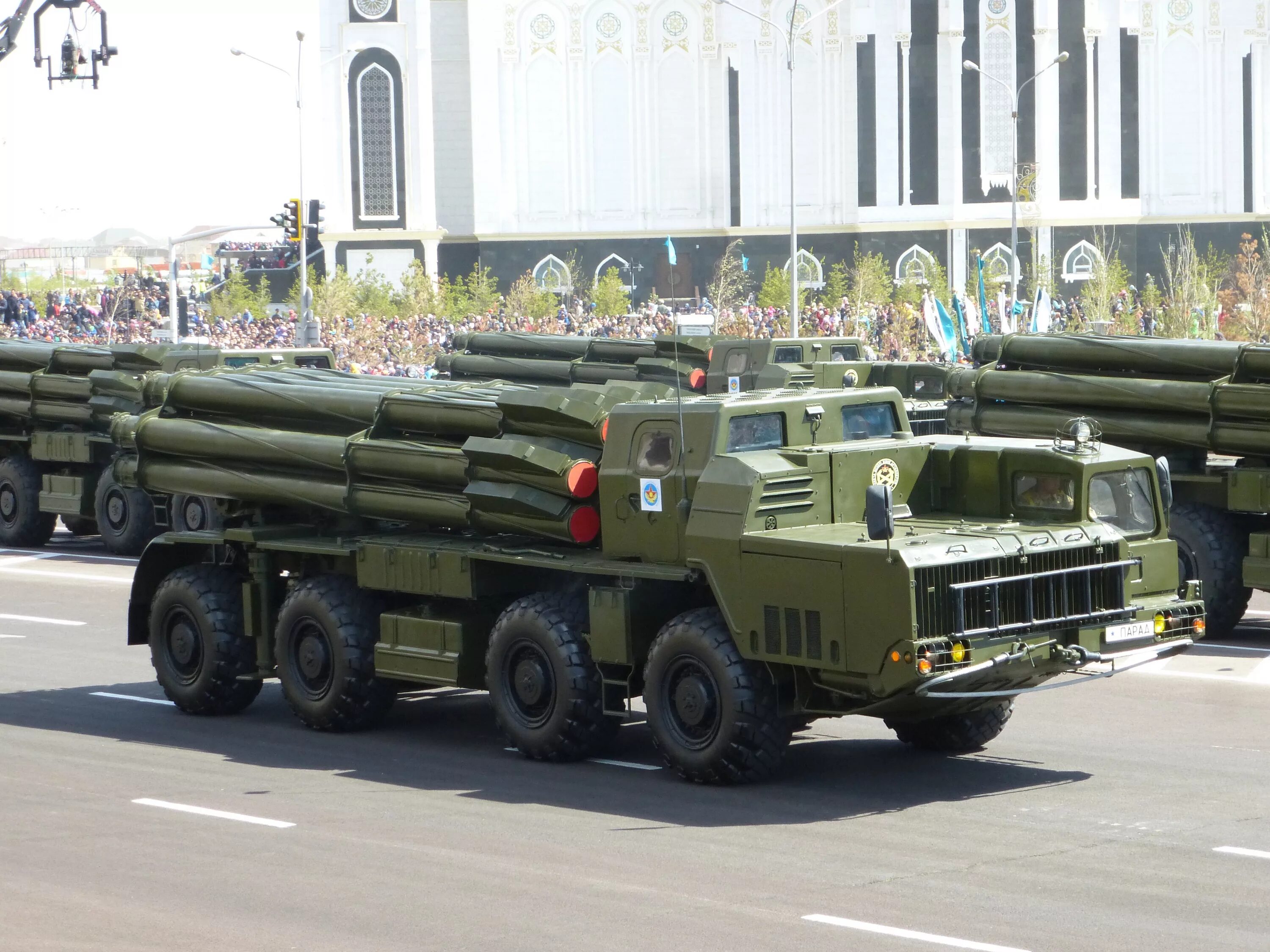 Ураган рсзо ттх. Скорость рсзо смерч. Рсзо торнадо характеристики дальность. Торнадо 300. Ураган-1м реактивная система залпового.