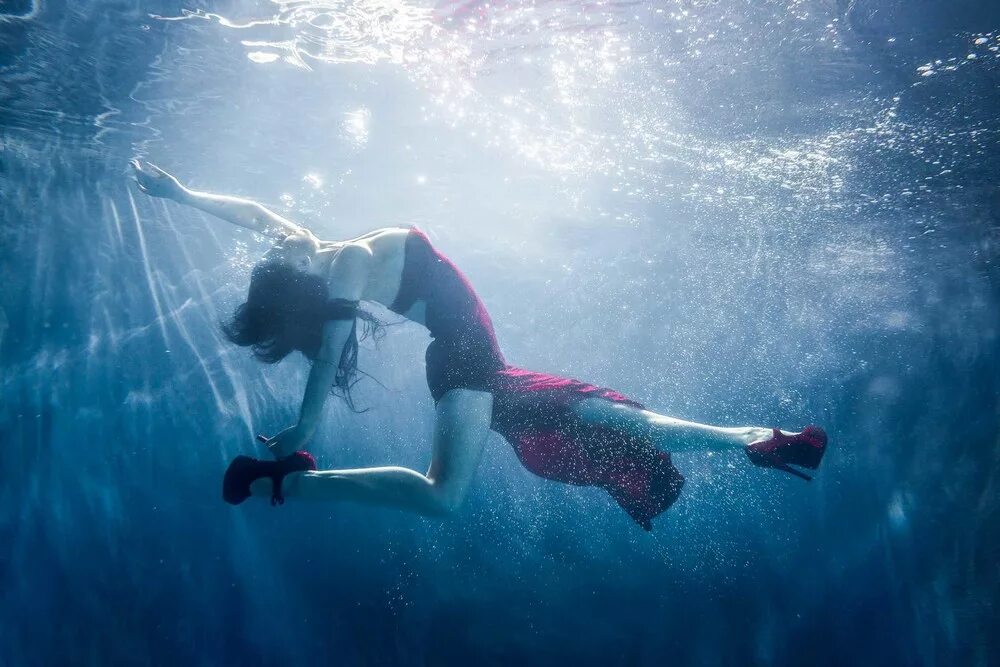 Картинки под. Под водой красиво. Красивые подводные съемки. Снимки под водой. Красивые съемки под водой.