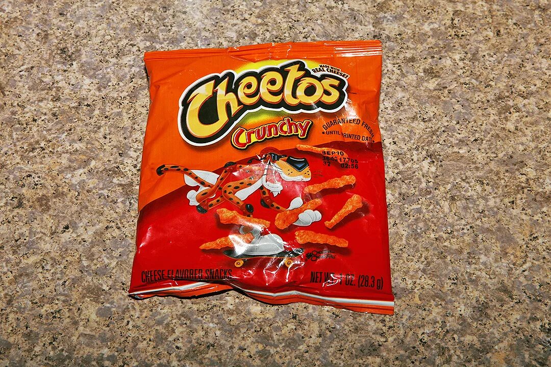 Puma cheetos. Кранчи читос в сша. Читос сыр 85гр. Puma cheetos. Читос.