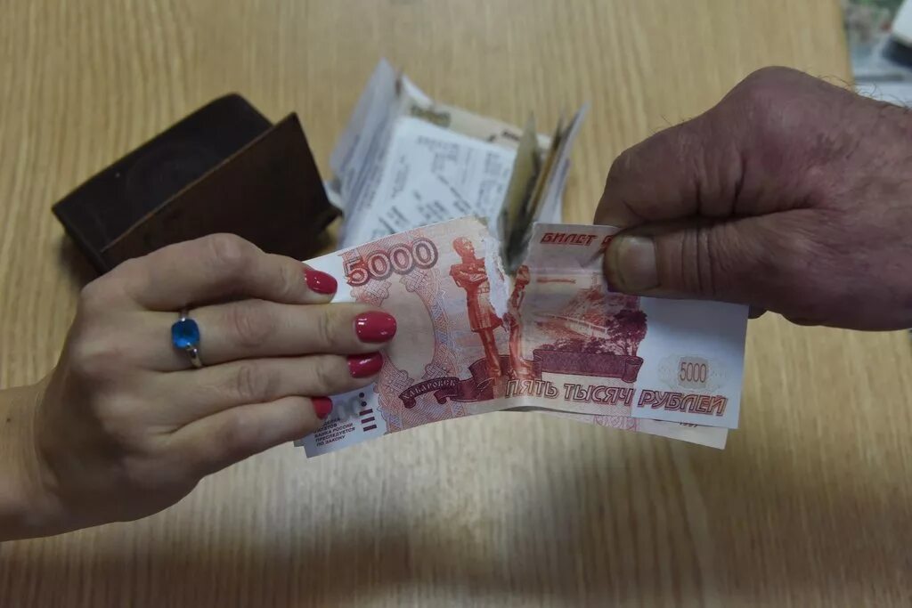 Штраф в размере пяти тысяч. Фальшивые купюры. 5 Тысяч рублей. Фальшивые пятитысячные. Фальшивые 5000.