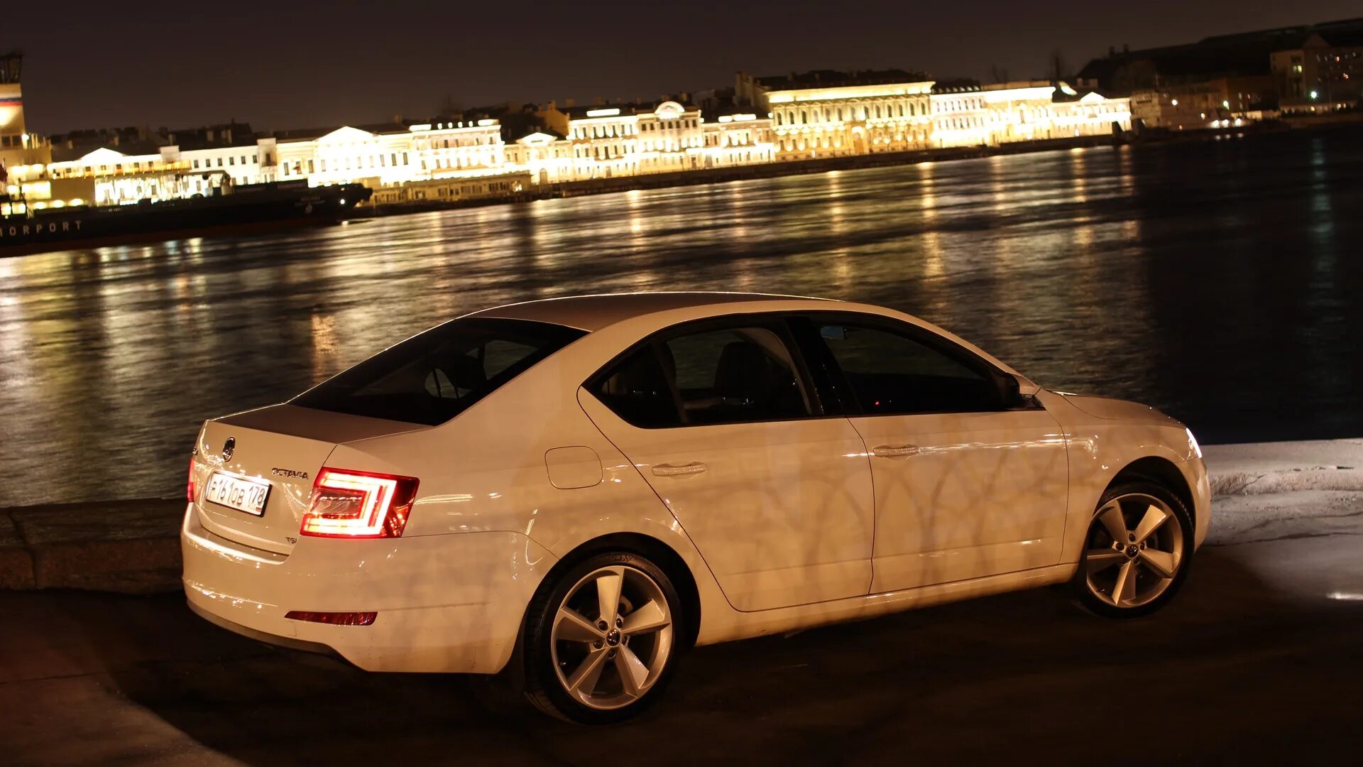 Octavia a7 led. Skoda octavia r18. октавия а7 r18. octavia a7 r18. шкода октавия r18.