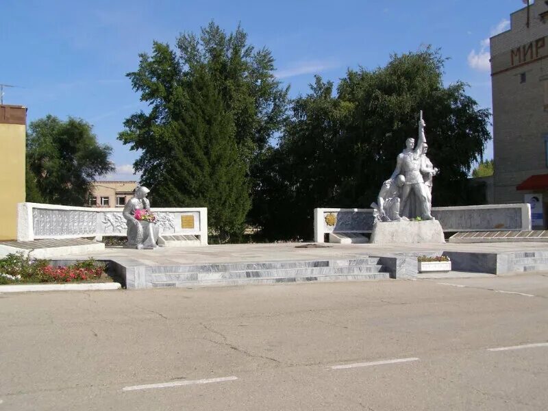 Красноармейск саратовской области сайт. Красноармейск 64 достопримечательности. Красноармейск Саратовская область площадь. Красноармейск Саратовская область достопримечательности. Достопримечательности города Красноармейска Саратовской области.