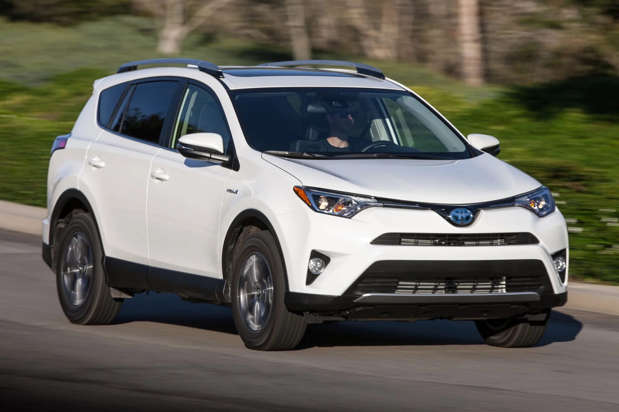 Тойота рав гибрид купить. Toyota rav4 2017. Тойота рав 4 2016. Toyota rav4 Hybrid. Тойота рав 4 гибрид.