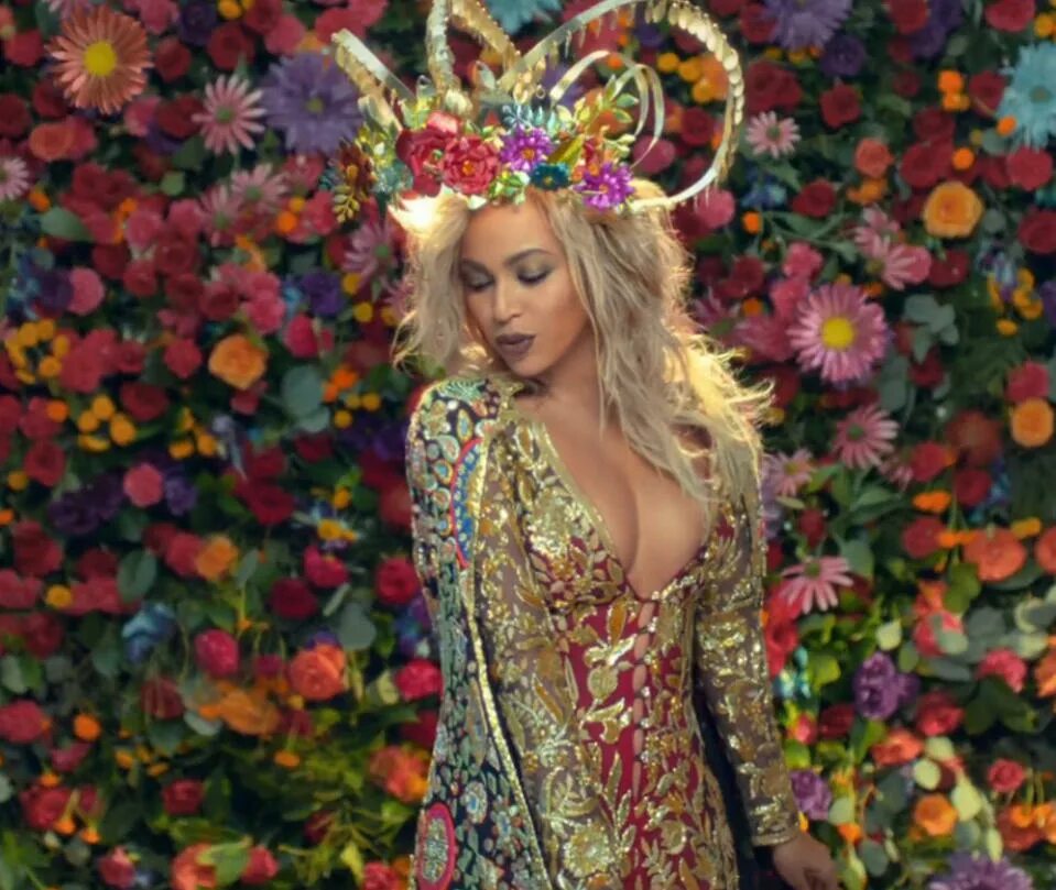 Клубная афиша бабье лето. Hottest weekend. Coldplay beyonce. Hottest weekend. Клубная афиша бабье лето.