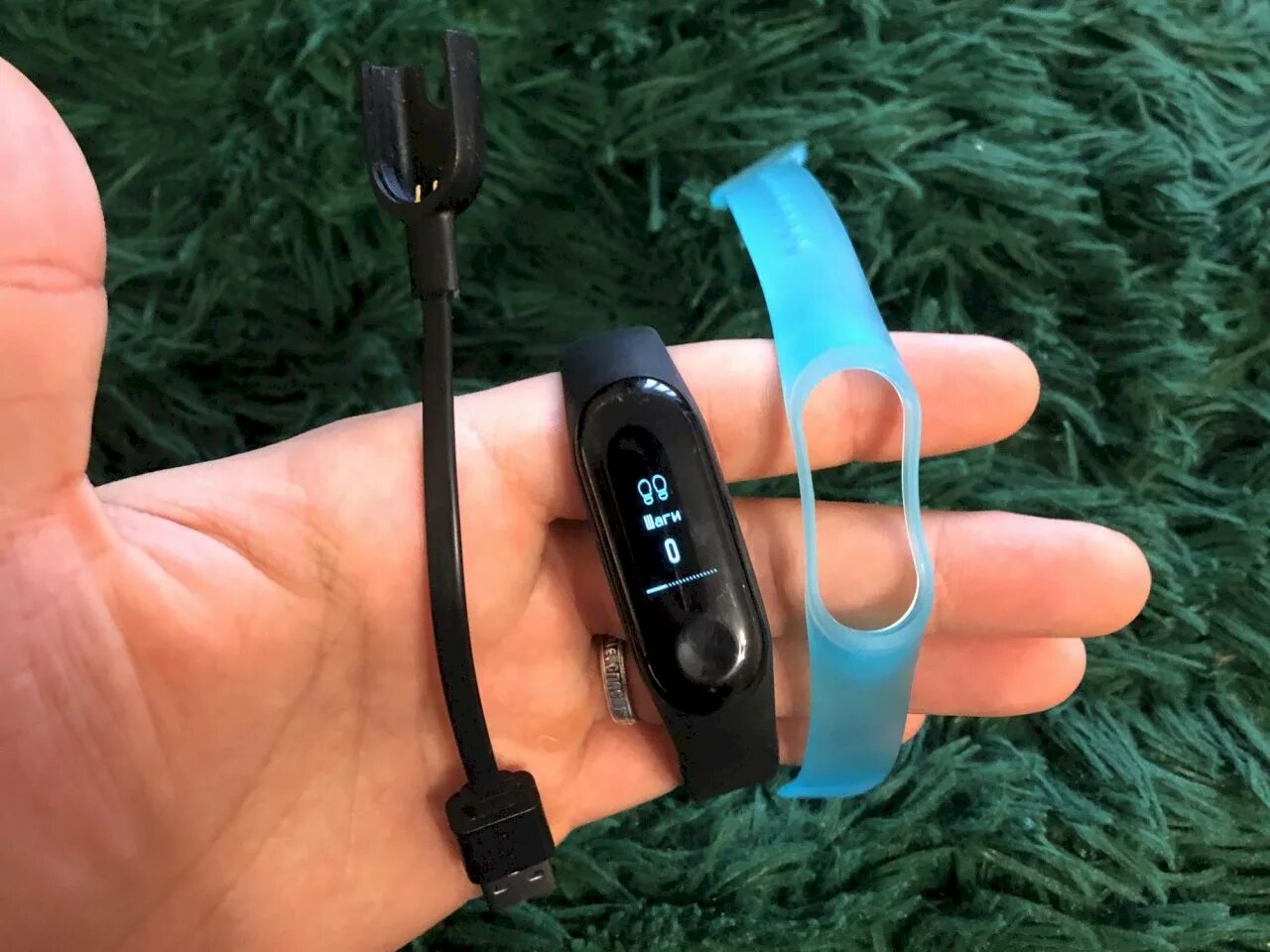 Как включить браслет xiaomi band 8. Фитнес-браслет Xiaomi mi Band 3. Xiaomi Smart Band 5 зарядка. Зарядка для Сяоми ми Бенд 4. Умный браслет Xiaomi mi Band 3.