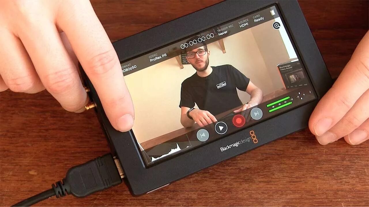 Prepare videos. Blackmagic assist 12g. Blackmagic Video assist 5" 12g монитор-рекордер. Blackmagic Video assist 7. Клетка Blackmagic assist 7 3g.