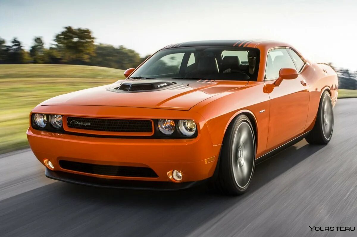 Отзывы челленджер. Dodge Challenger 2014. Додж Челленджер 2014. Додж Челленджер 50. Додж Challenger 2014.