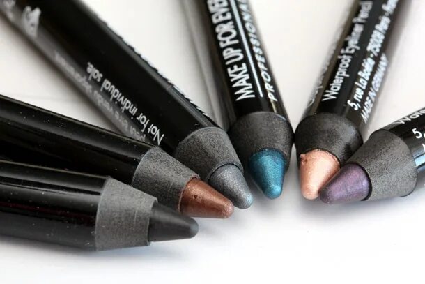 Make up forever для глаз. Тени в карандаше mufe. карандаш для глаз мейкап форевер. make up forever laguna карандаш. мейкап форевер карандаш каял.