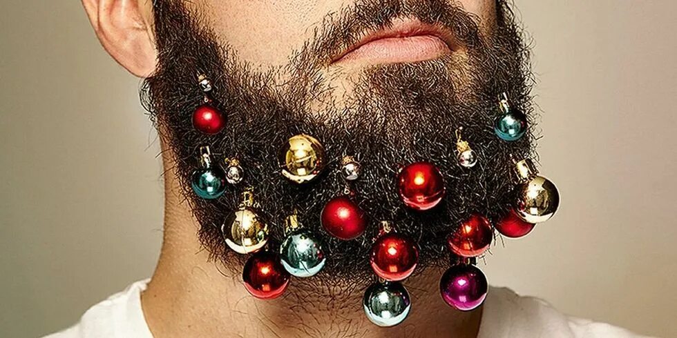 Украшения для бороды. Новогодняя борода. Елочные игрушки для бороды. Новогодние украшения для бороды. Борода украшает
