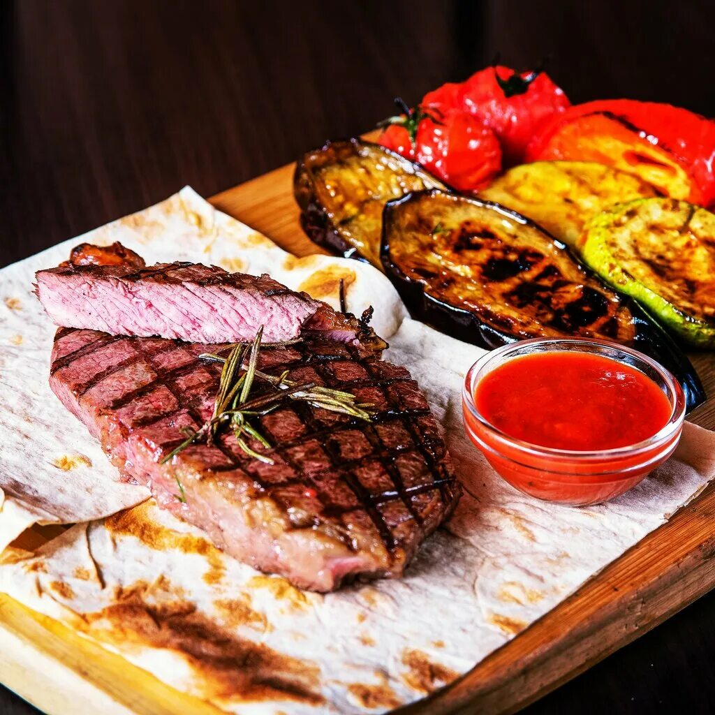 Мясное шоу ресторан тула. Тула мясной ресторан. Клара цеткин ресторан мясное шоу тула меню. Кафе мясное шоу тула. Шашлык индейка.