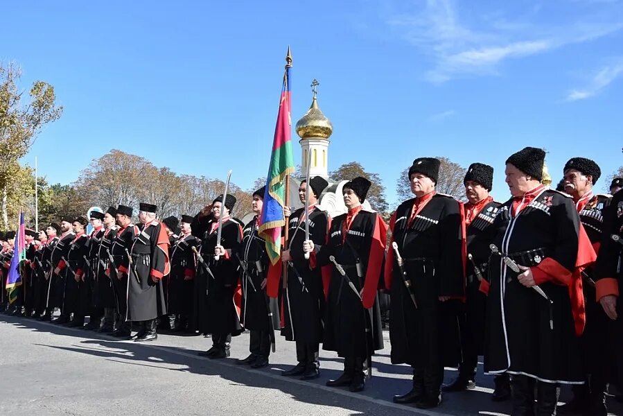 Особенности повседневной жизни кубанского казачества. Кубанское казачье войско Краснодар. Кубанское казачье войско ккв. Парад Кубанского казачьего войска. Казачья община Краснодар.