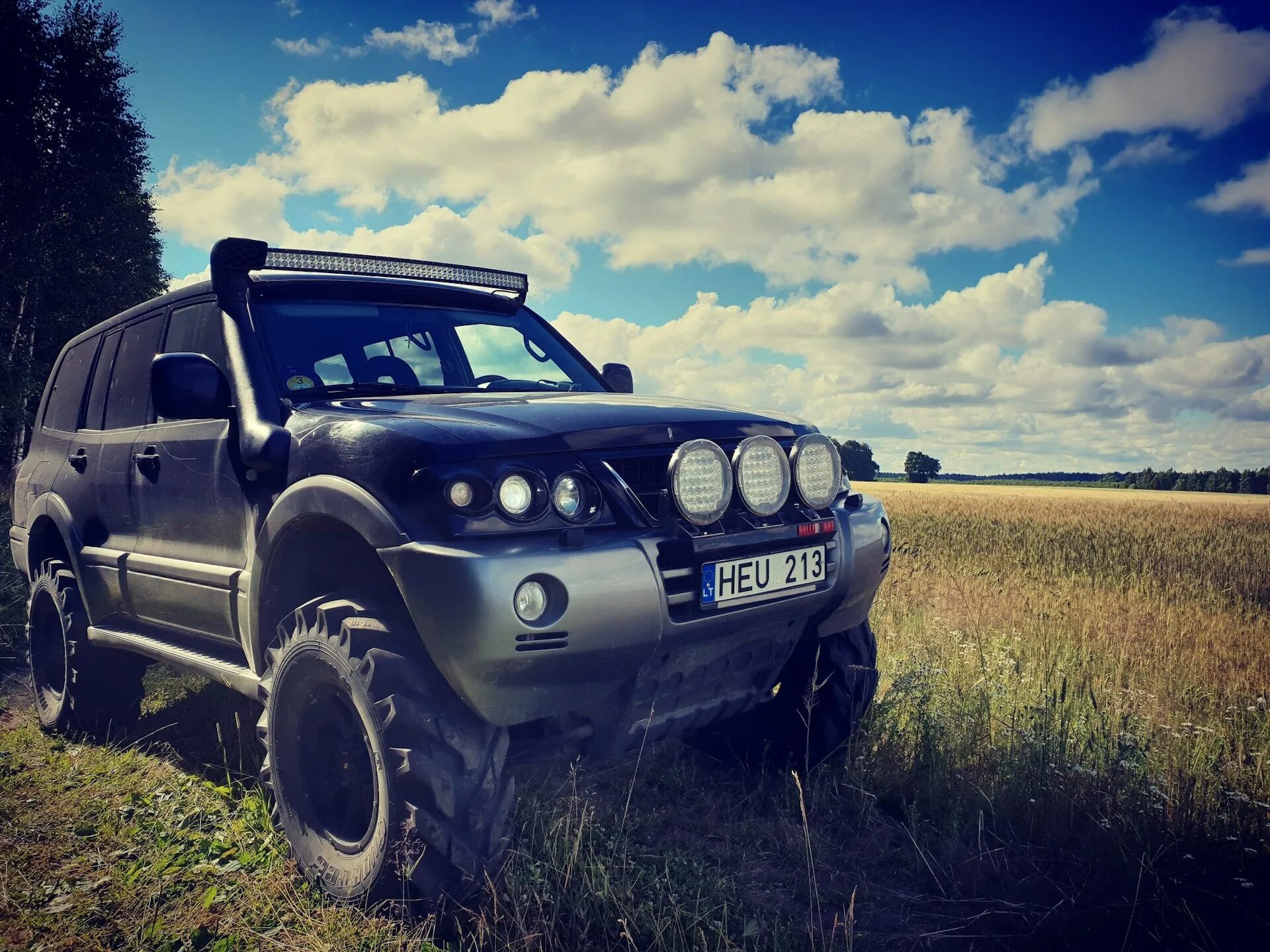 Паджеро 3 л. Митсубиси Паджеро 3. Mitsubishi Pajero 3 Offroad Tuning. Pajero 3 Tuning. Обвес на Mitsubishi Pajero 3.