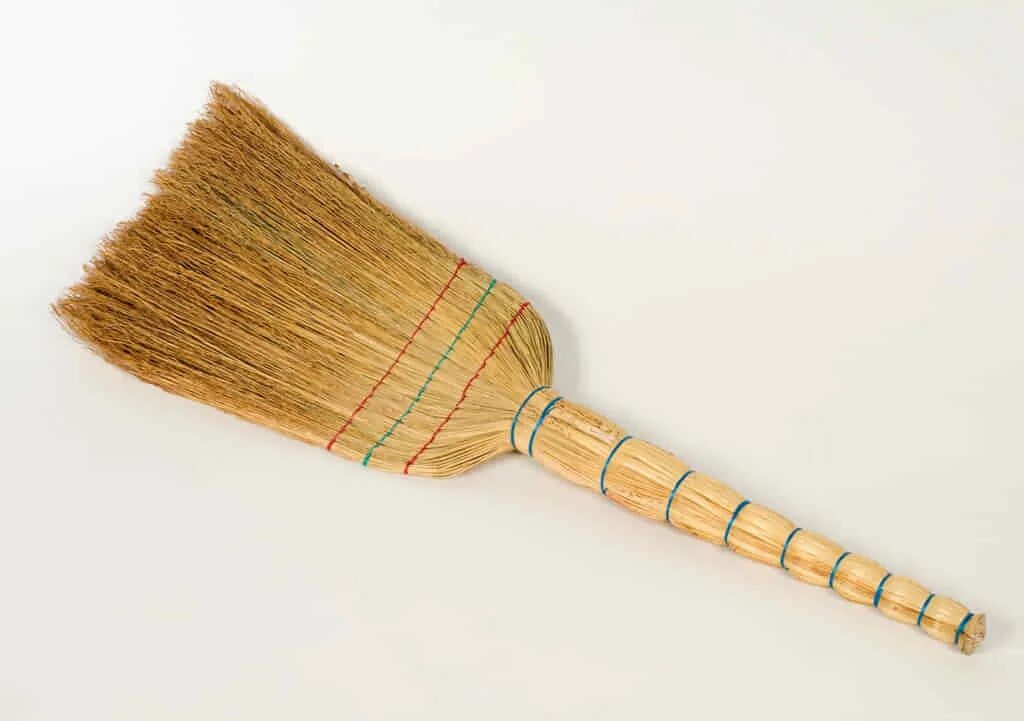 Веник хозяйственный. Веник хозяйственный. Веник сорго "люкс" 5-ти прошивной. Веник хозяйственный. Веник сарго длина 85-90см, 400-450гр.