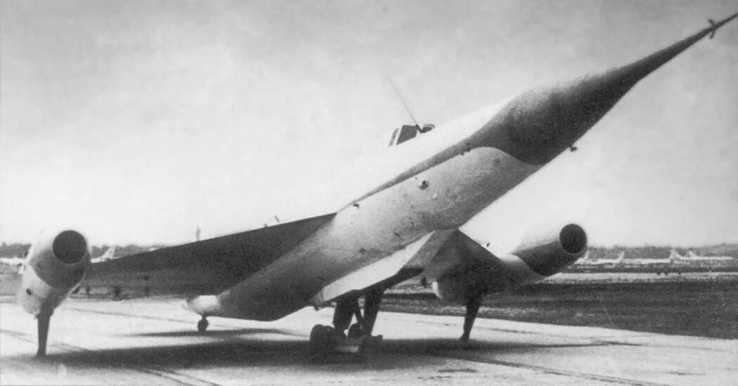 F 100 super saber. Як-141 сверхзвуковой самолёт. Первые сверхзвуковые истребители. Первые сверхзвуковые истребители. Mig 19.