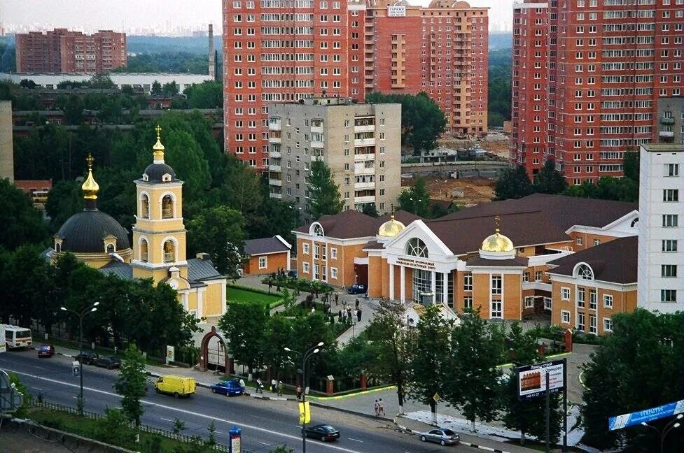 Сайт г одинцово. Одинцово Московская область. Храм Одинцово Можайское шоссе. Одинцово Московская область Церковь Можайское шоссе 72. Одинцово достопримечательности города.