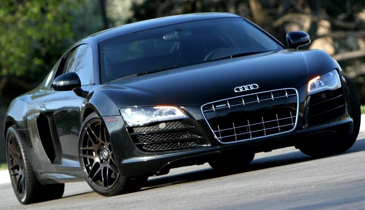 Купить ауди р8. Ауди р8. Audi r8 дорестайлинг. Ауди р8 2002. Audi r8 Black.