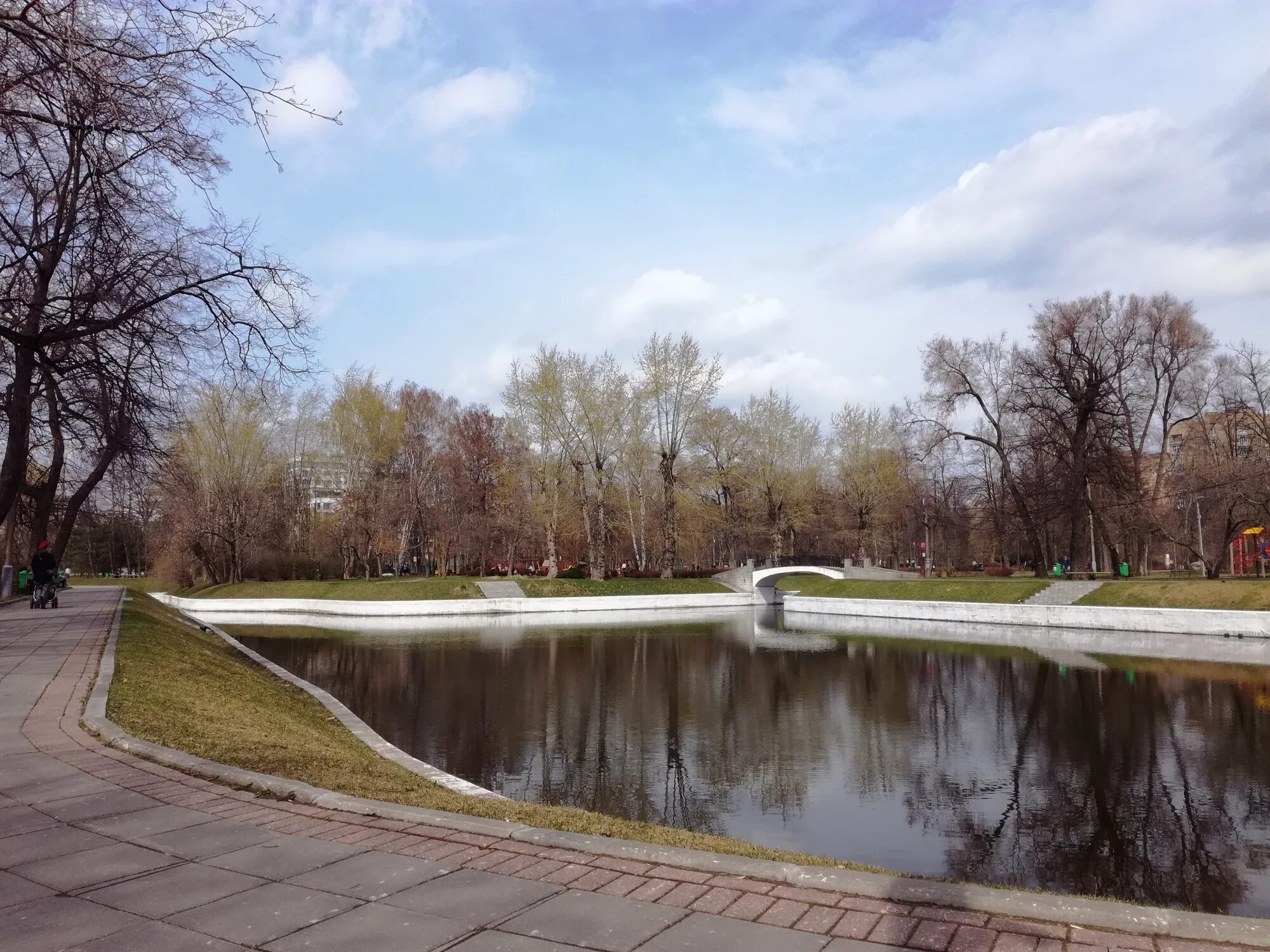 Сцена в хамовниках. Усадьба Трубецких в Хамовниках. Парк Трубецких в Хамовниках. Парк Мандельштама в Хамовниках. Усадьба Трубецких на Фрунзенской.