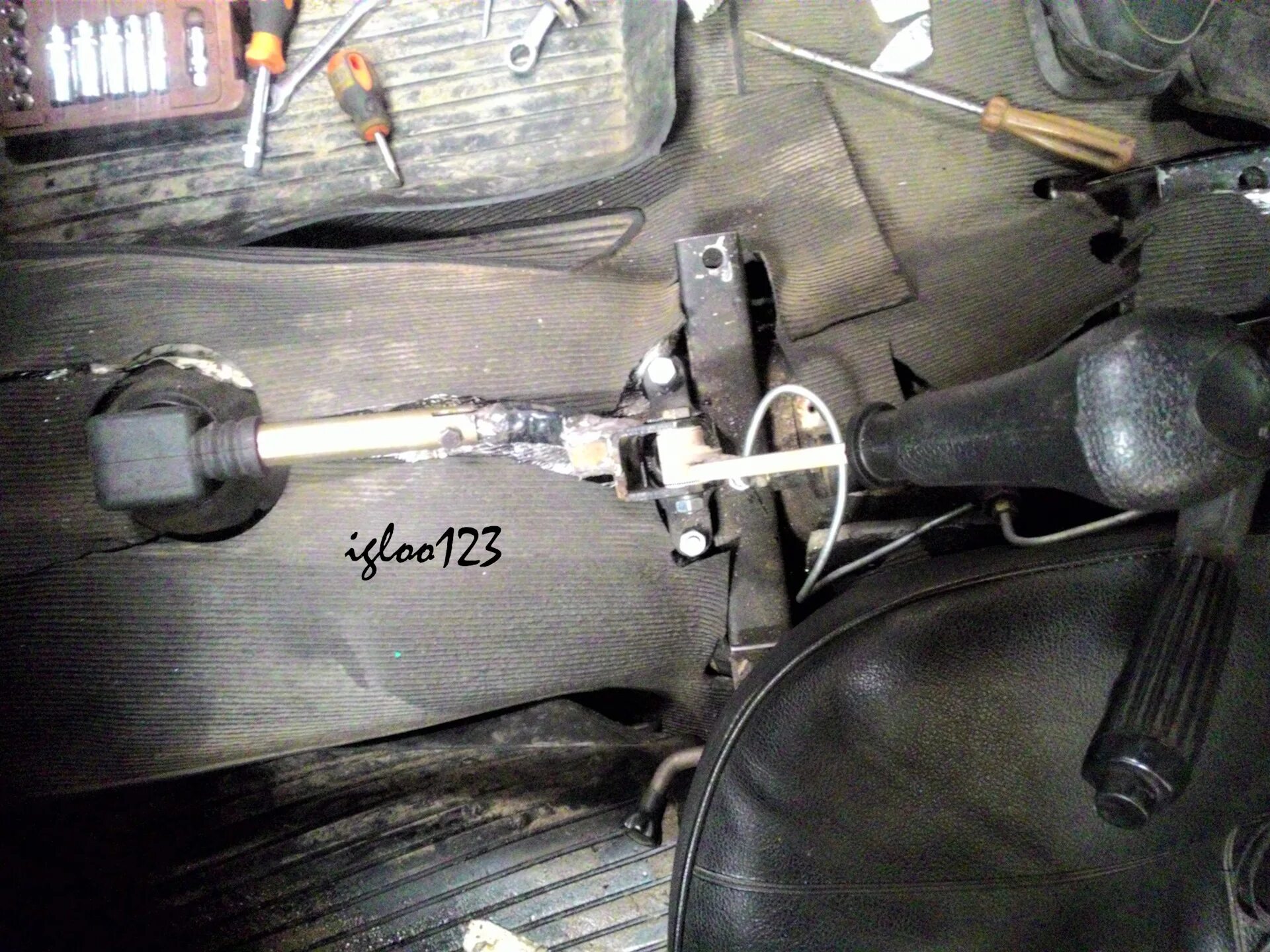 Короткоходная кулиса ваз 2107. Короткоходная кулиса 2105. Снятие педали сцепления ваз 2107. 2105 lada кулиса. Кх кулиса ваз 2105.