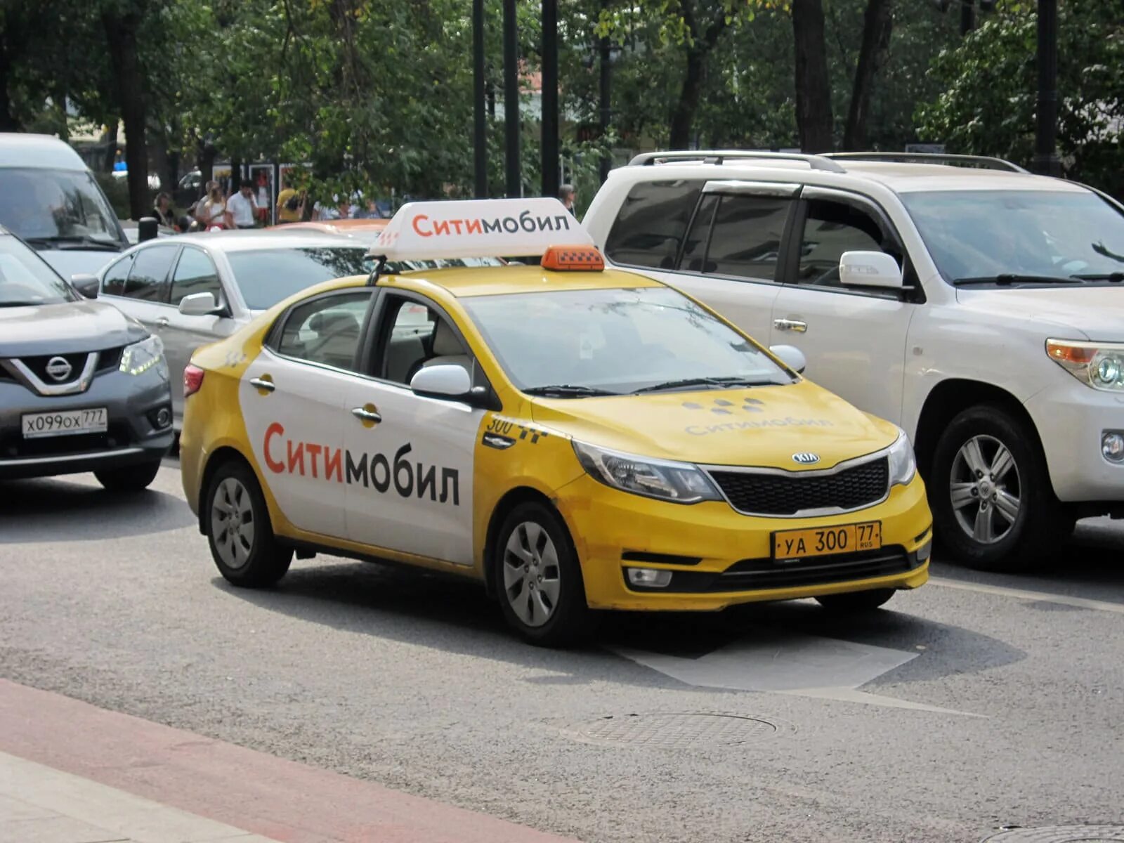 Сити мобил. Сити мобил машины. Машина такси Сити мобил. Такси Ситимобил в Москве.