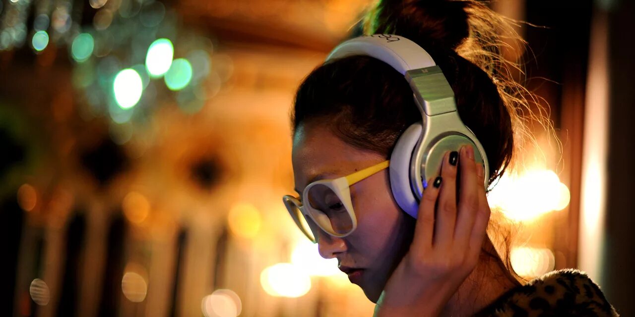 Avec des. Вязаное платье с кроссовками. Arbre benit gewijde-boom. Avec des. Bon anniversaire картинки для женщин.