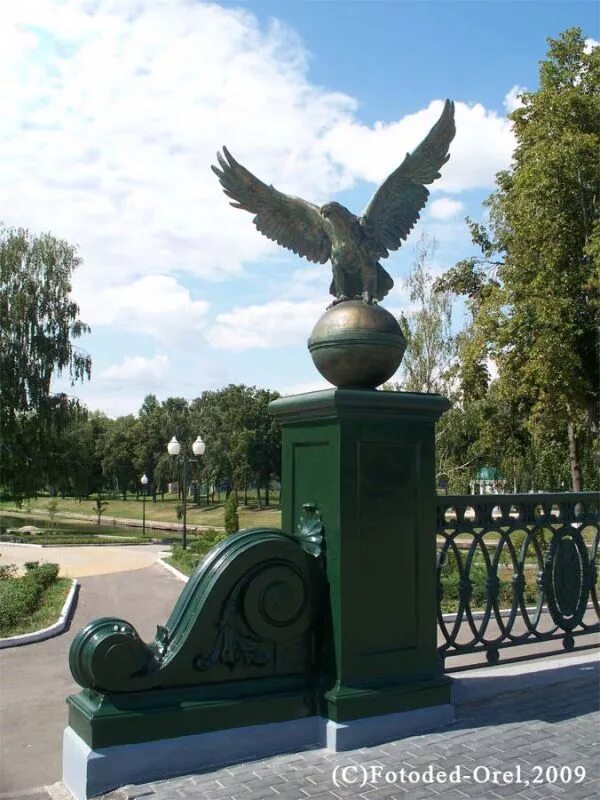 Город Орел памятник Орлу. Скульптура орла в городе Орел. Орел юбиляр памятник в Орле. Памятник орёл Старая Русса.