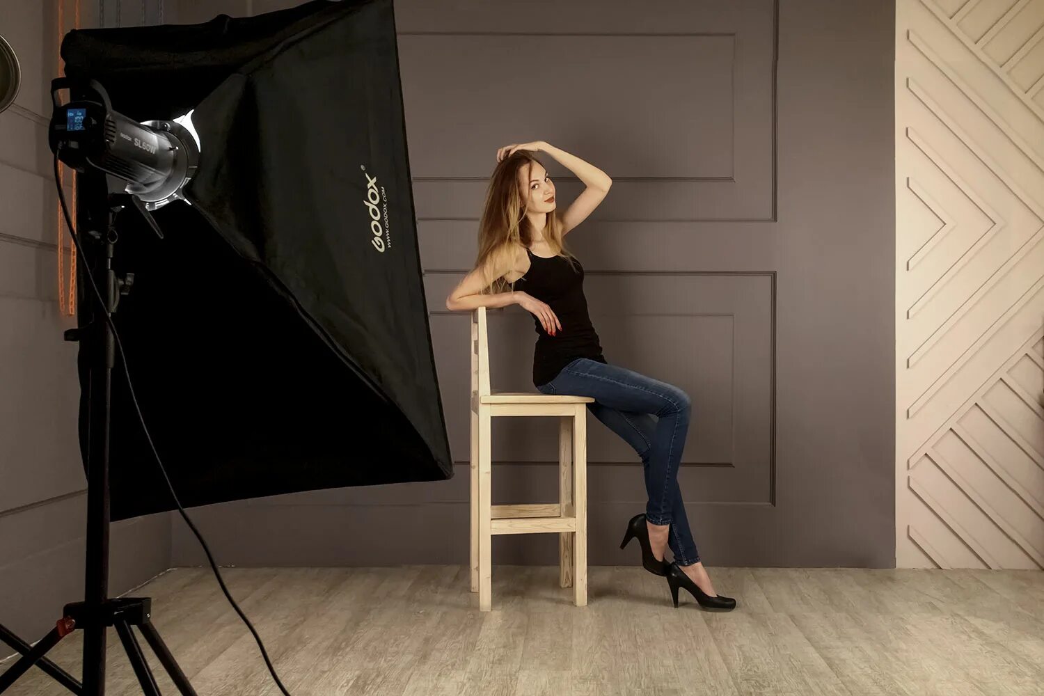 Съемка фото. Фотосессия в студии. Фотостудия для съемки одежды. Фотосессия для магазина одежды в студии. Профессиональная фотосессия в студии.