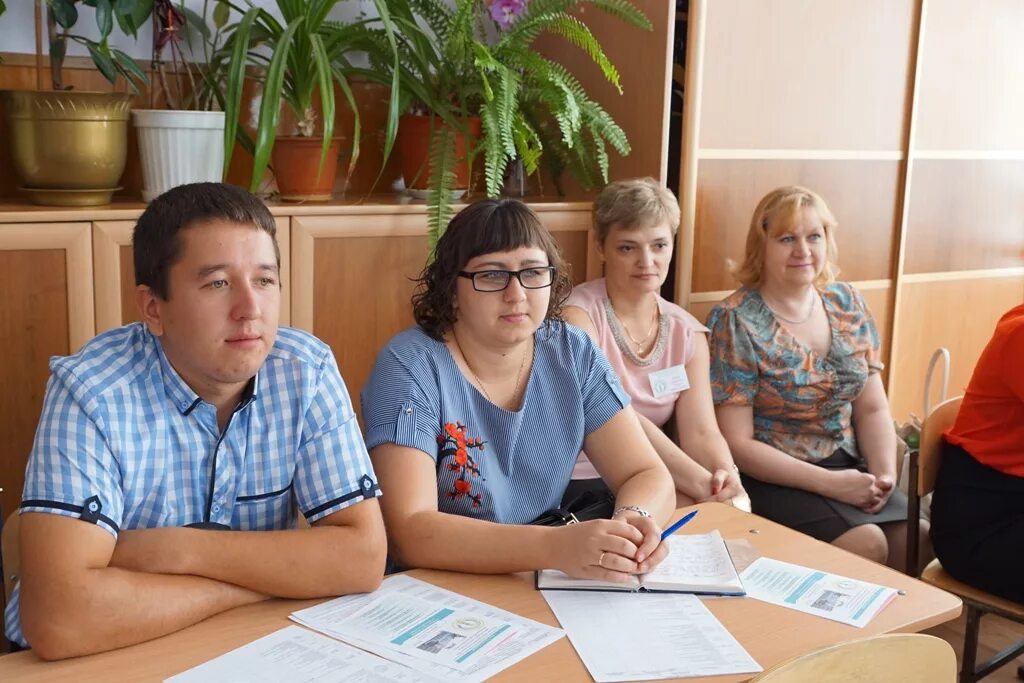 образовательные учреждения в бузулуке. учителя 8 школы бузулук. 8 школа бузулук. 1 школа бузулук дистанционное обучение. город бузулук школа 1.