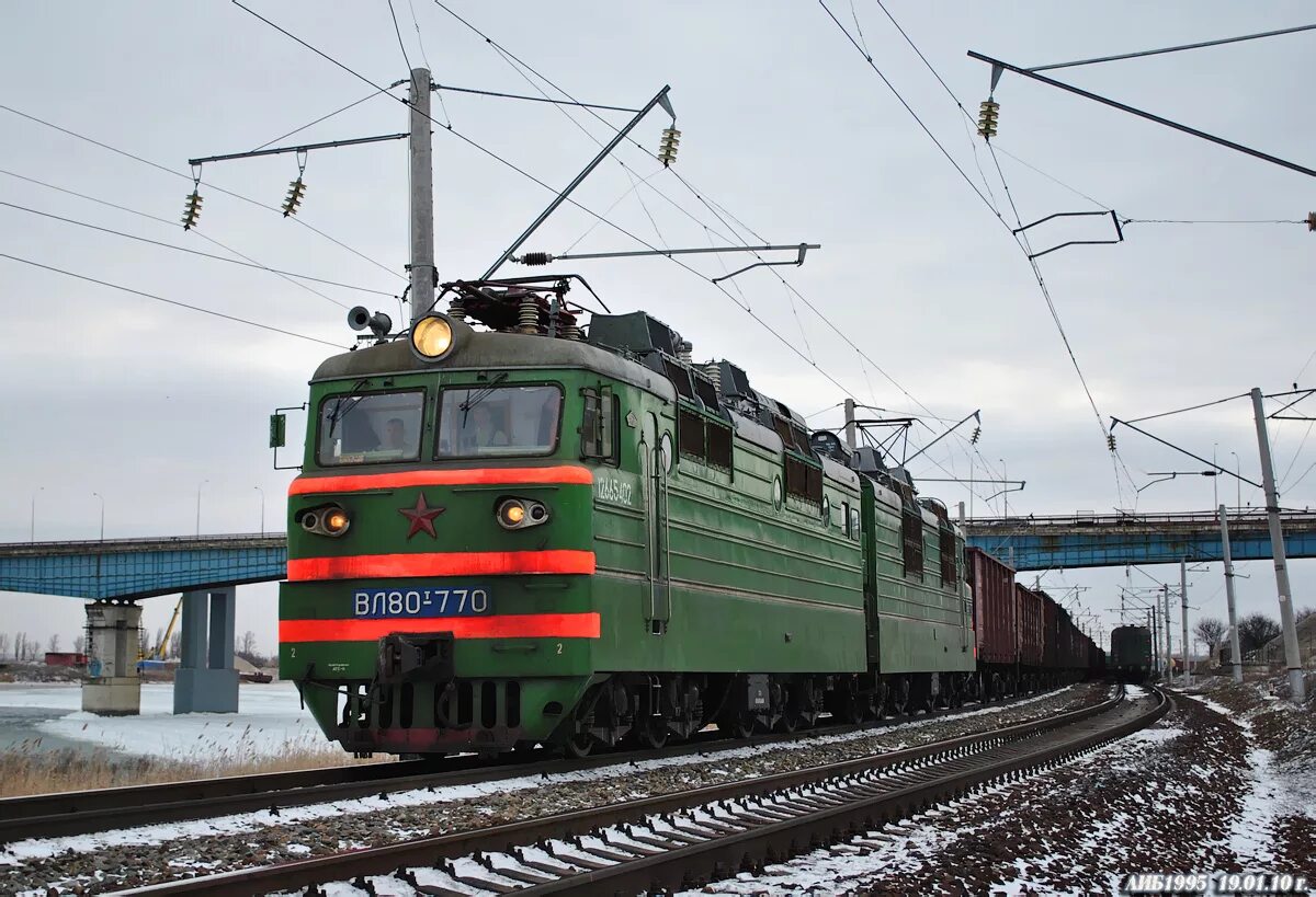 Аксай ж. Аксай электричка. Жд вокзал аксай. Эп1м-613. Аксай электричка.