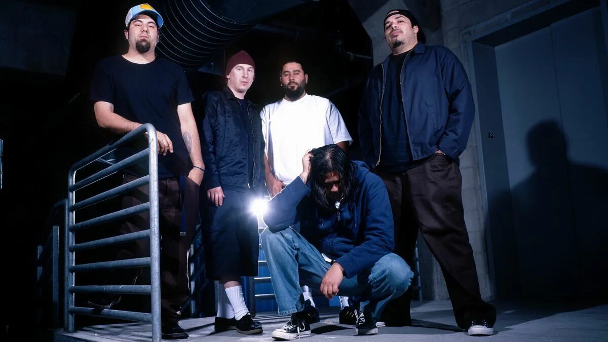 Deftones жанр. Дефтонс группа. Deftones 1998. Deftones 2003. Deftones 1988.