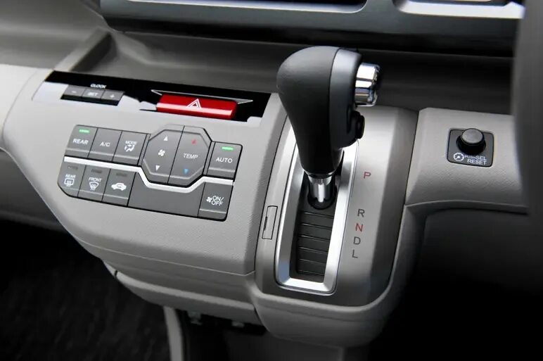 Вариатор хонда степвагон 2015. Honda stepwgn rk1. honda stepwgn 2010. honda stepwgn 2009. honda stepwgn 1999 автомат или вариатор.