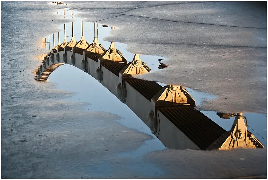Ржавый мост. Крымский мост фотовыставка. Поделки Крым мост своими руками. Фрагмент моста