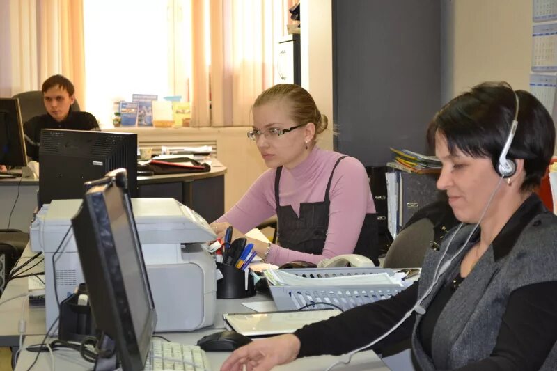 ассоциация дистанционного образования красивые девушки. центр занятости. центр службы занятости населения. директор центра занятости населения. служба занятости луза.