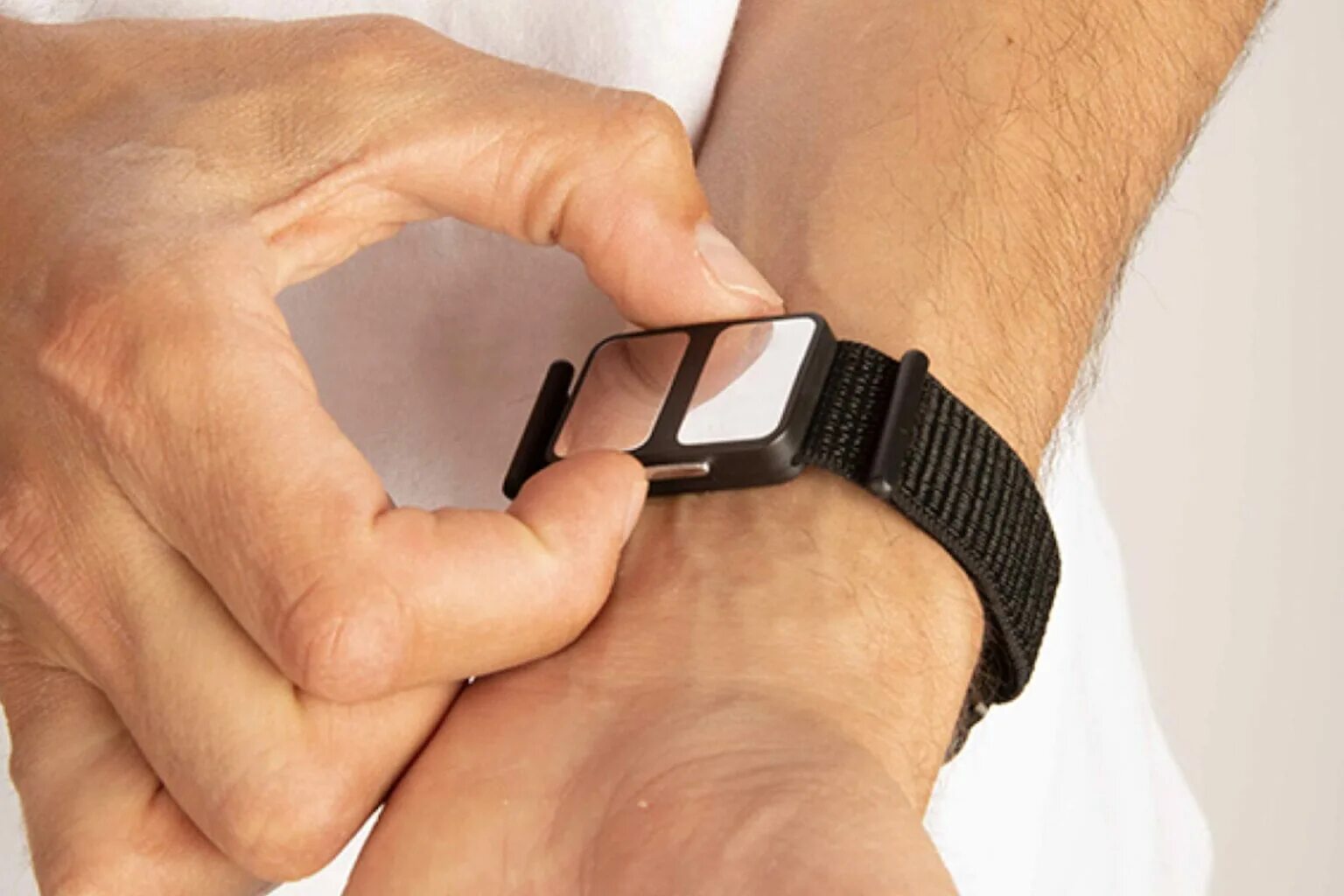 Как одевать ремешок на apple. Ремешок для смарт часов aura. smart strap. как одеть ремешок на apple watch. как надеть ремешок на смарт часы.