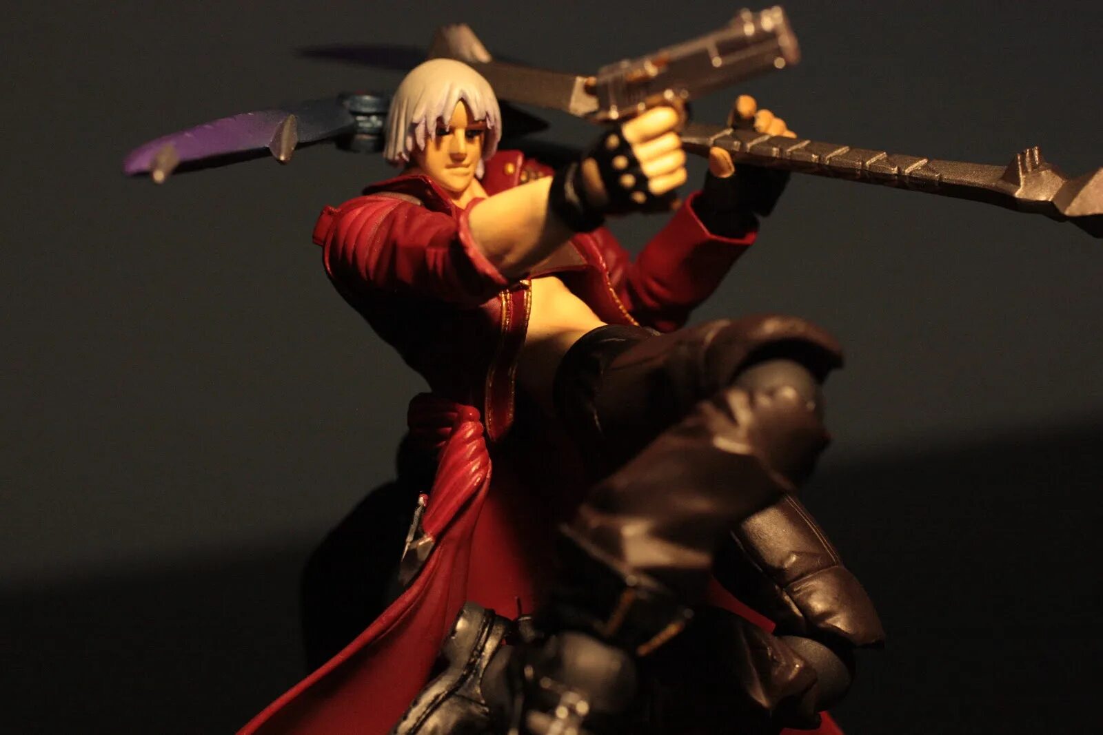 Монах данте. Dante Revoltech. Devil May Cry 3 Figure Revoltech.