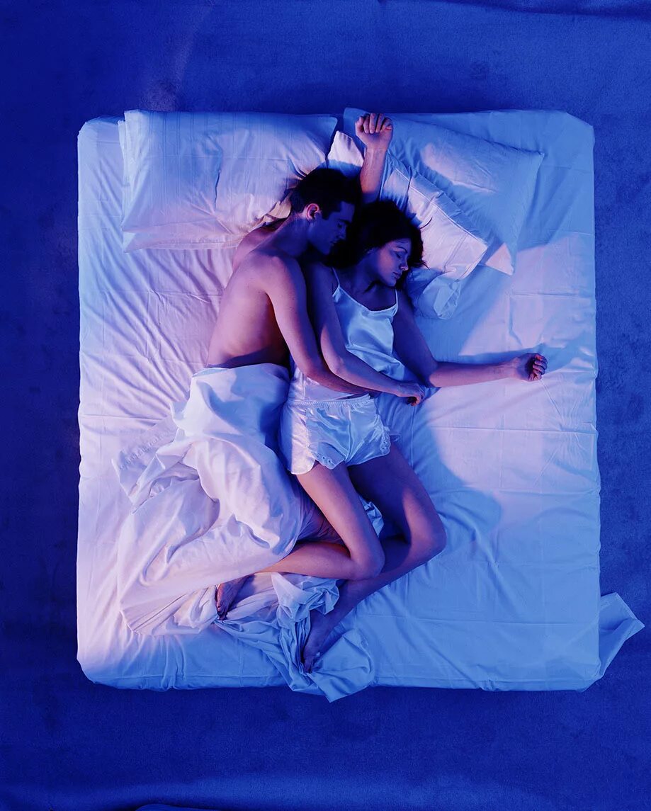 Любимая поза в постели. Романтичные позы для сна. Позы для сна вдвоем. Позы для сна парочек. Поза для сна с мужчиной.