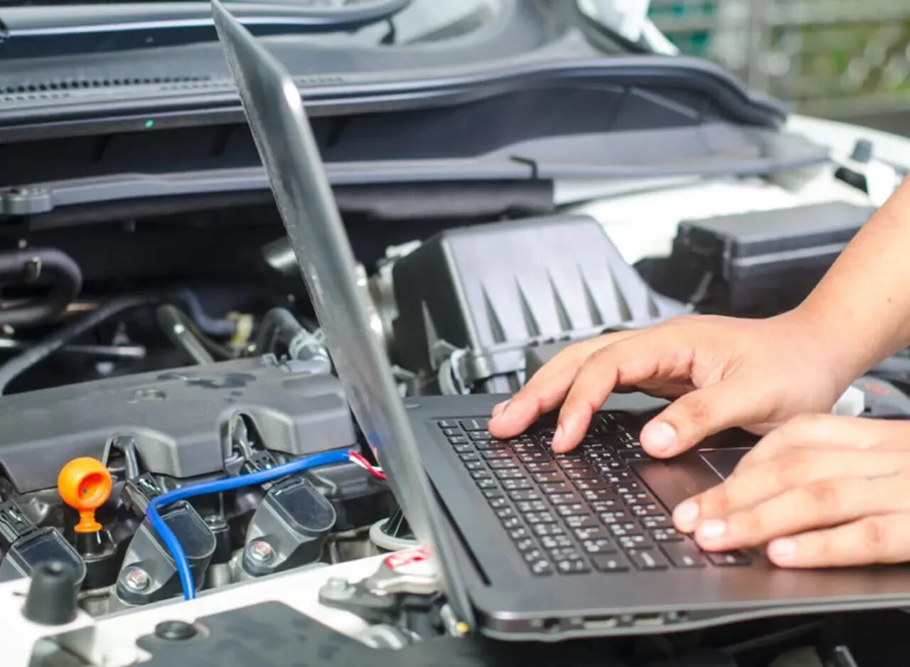 Прошивка мотора. Микрочипы для автомобилей. Чип тюнинг двигателя. Эбу авто. Чип для двигателя автомобиля.