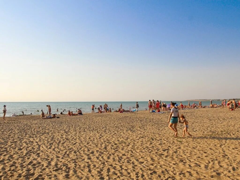 Песчаное 1 линия. Песчаное бахчисарайский район море. Альма парк песчаное. Крым поселок песчаное бахчисарайский район. Альма парк крым.